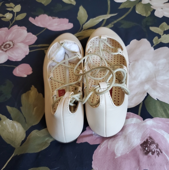 COPY - BAIT Footwear Sandra Matte Cream - Picture 6 of 7